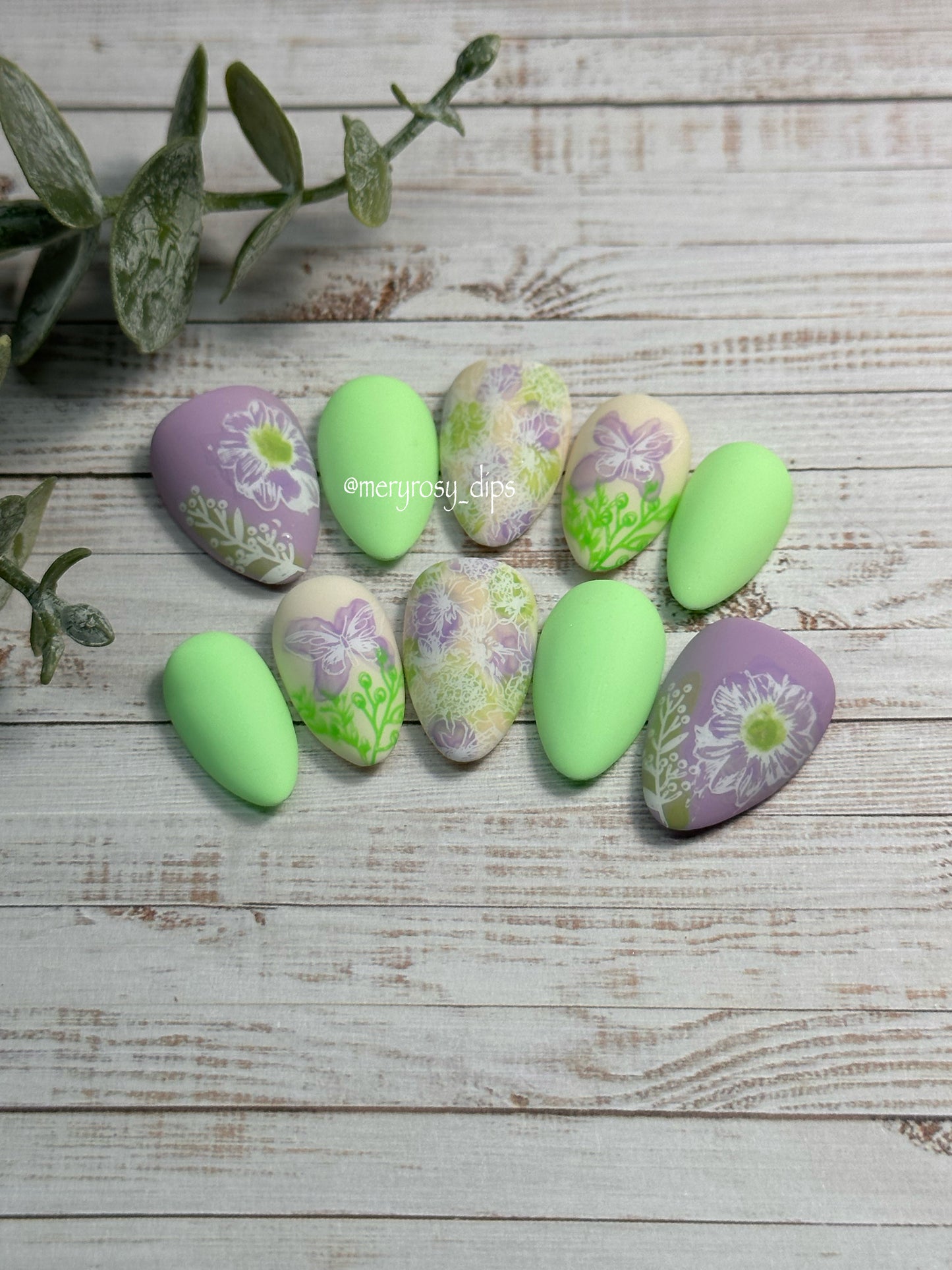 Butterflies & Flowers Pre-Designed Press-On Nail Set