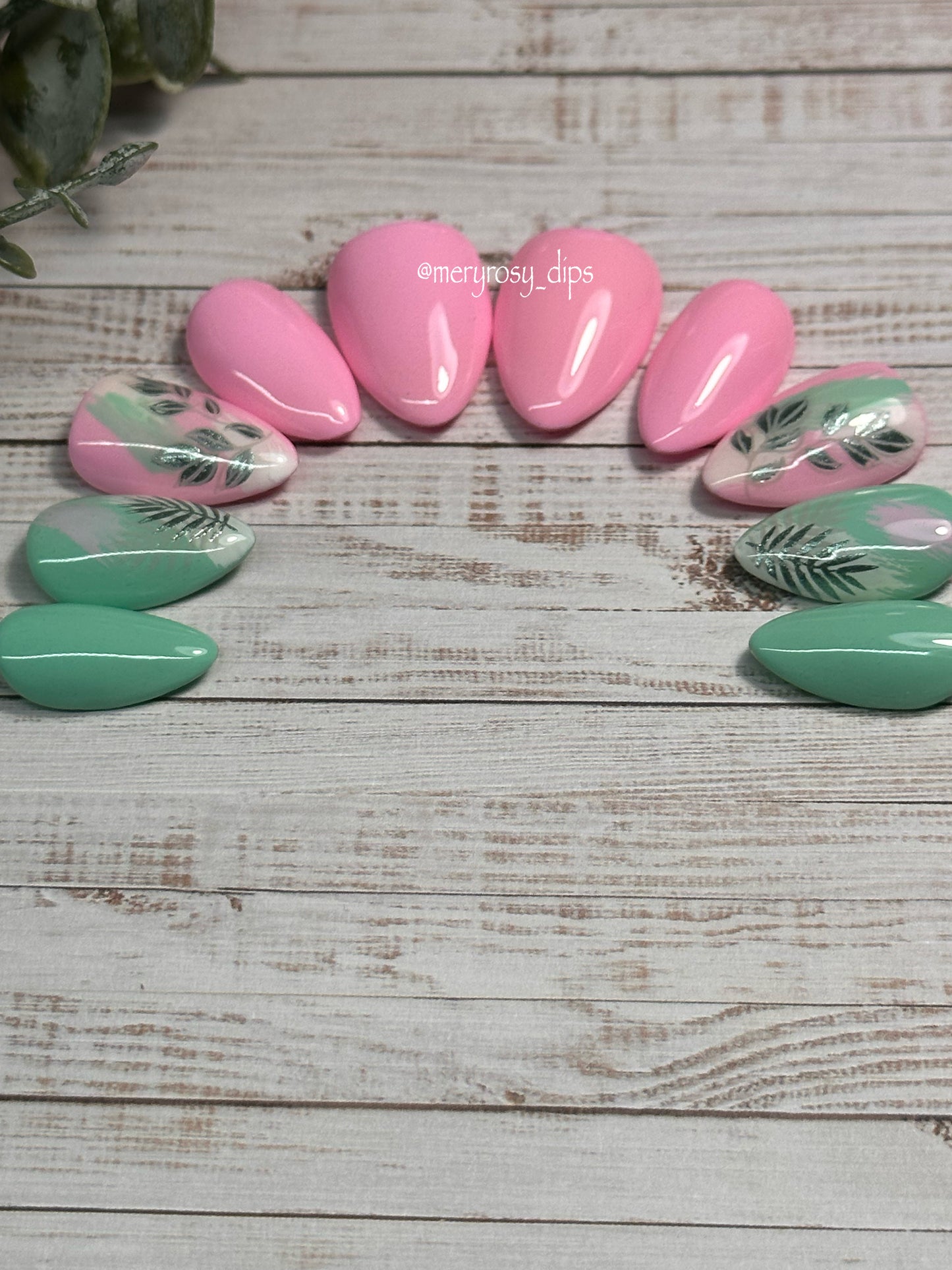 Candies & Mint Pre-Designed Press-On Nail Set