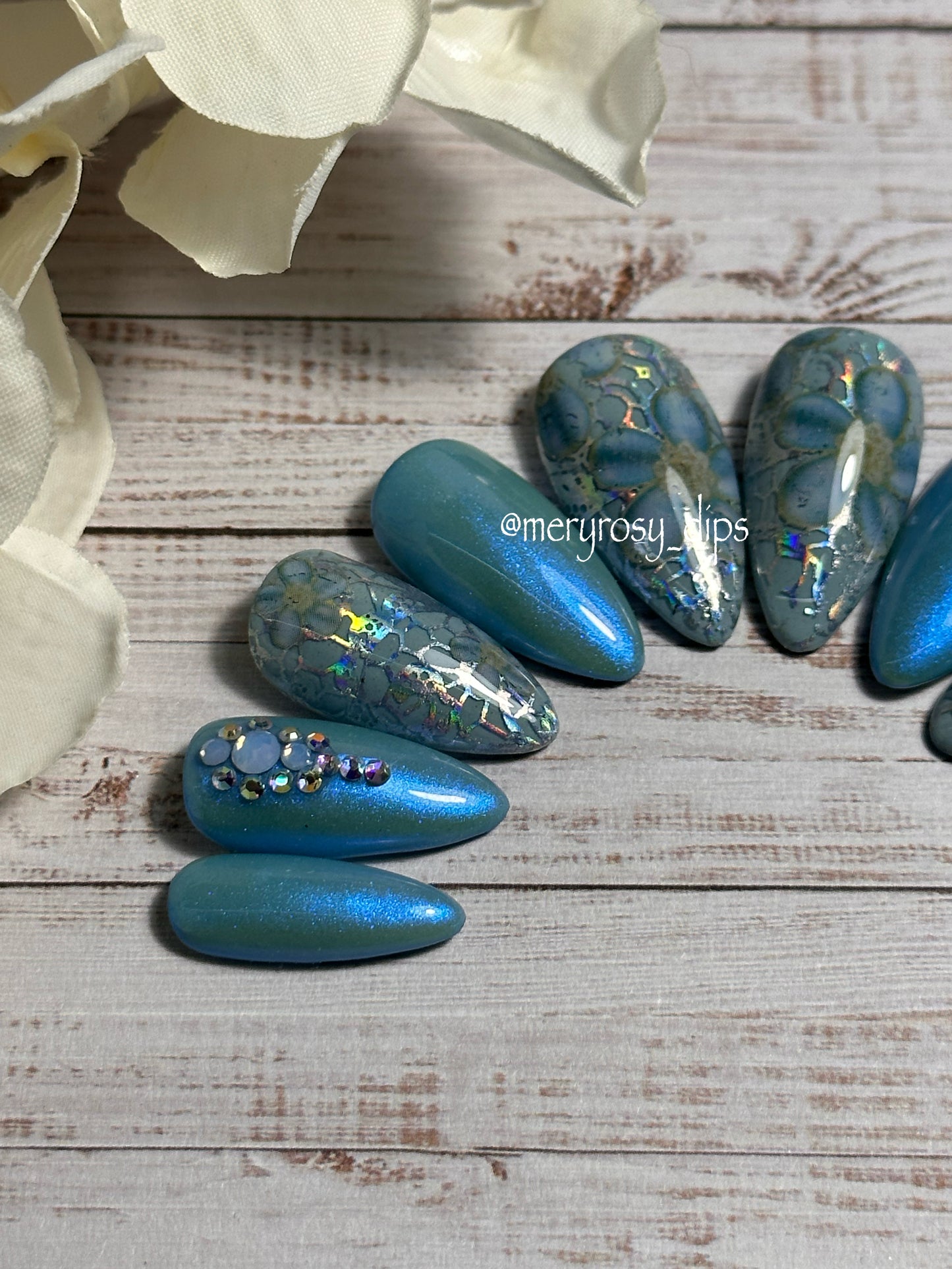 Baby Blues Pre-Designed Press-On Nail Set