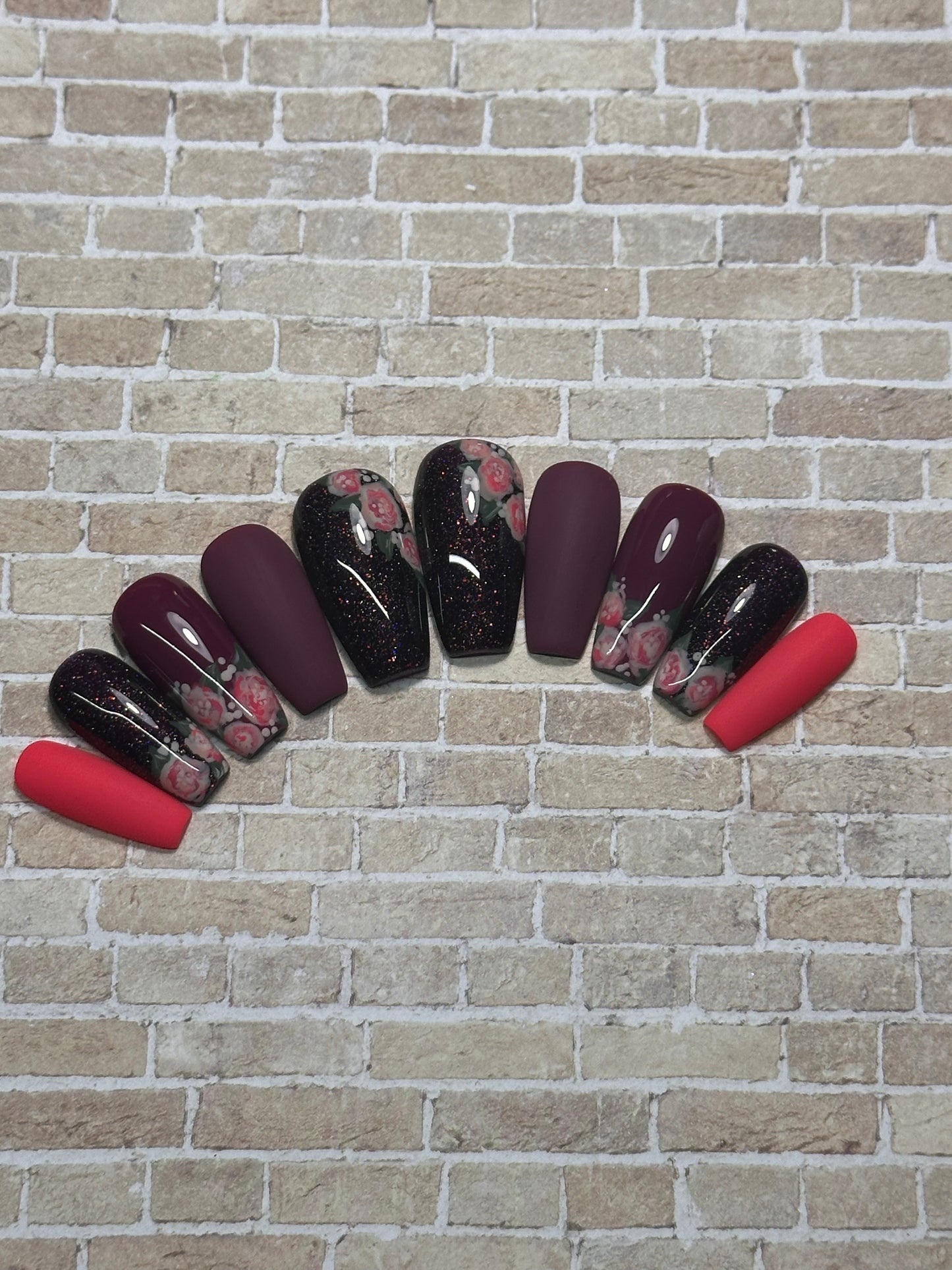 Dark Beauty Pre-Designed Press-On Nail Set