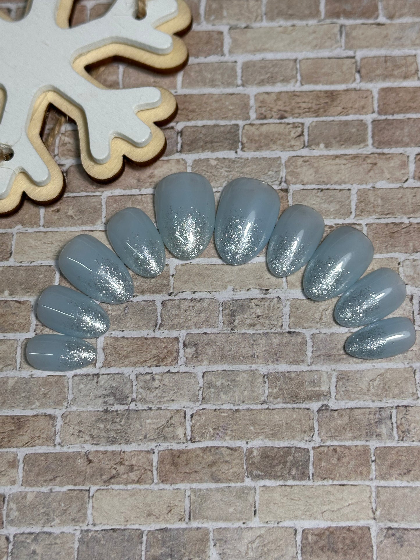 Winter Charm Pre-Designed Press-On Nail Set